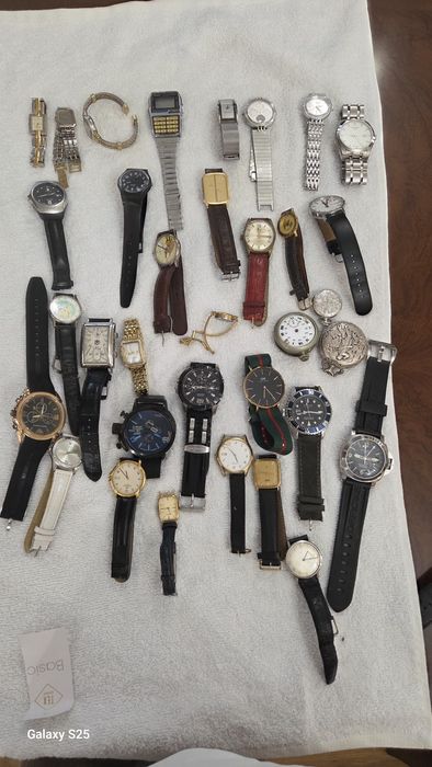 Ceasuri. Intre 100 lei. Si. 900 lei. Peste 40 buc