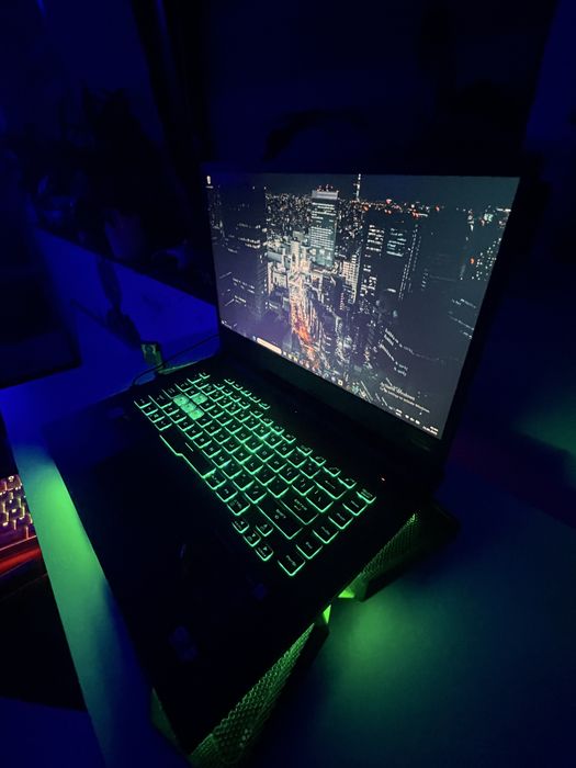 Vand Laptop Asus Rog Strix+incarcator