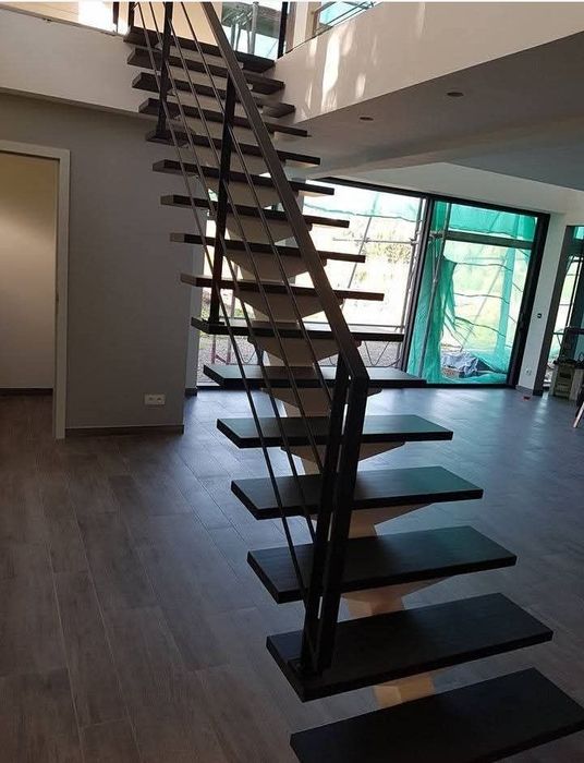 Vindem scări profesionale interior
