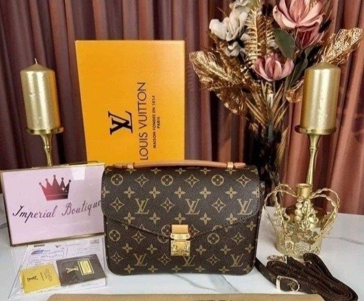 Geanta  si portofel  LV Pochette, curea detasabila umăr, saculet, etic