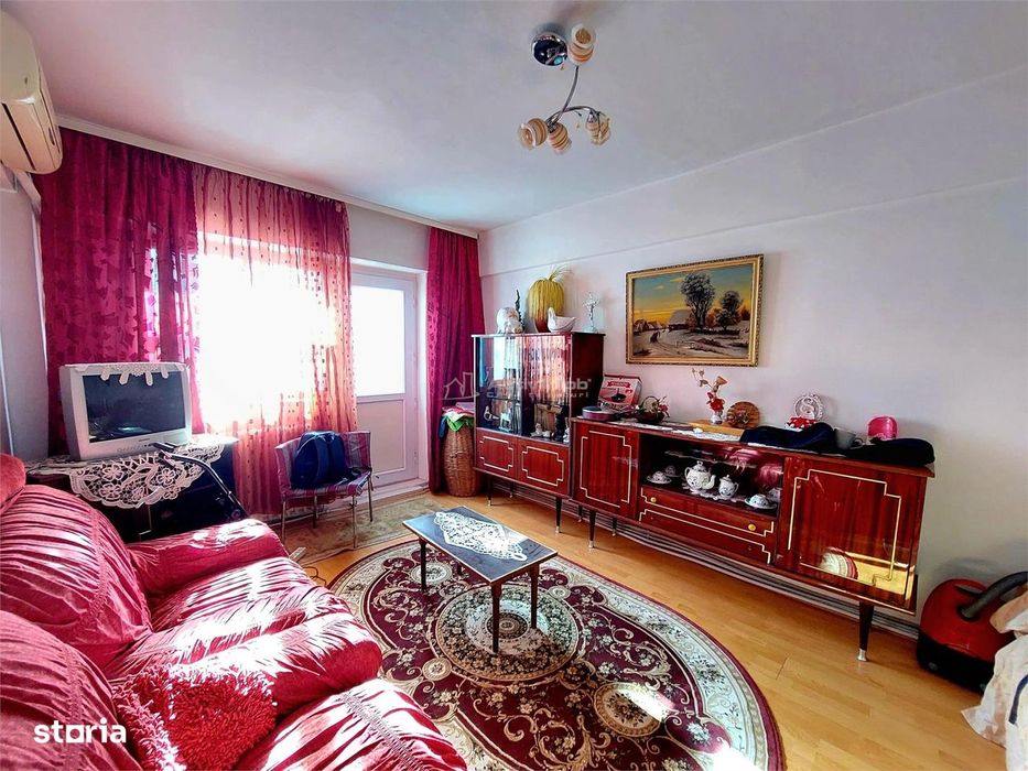 3 camere,decomandat, CENTRU - Str. Victoriei, etaj 3