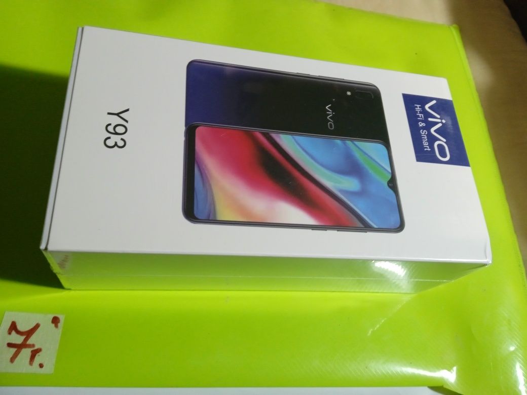 Нов заводски запечатан телефон Vivo Y93