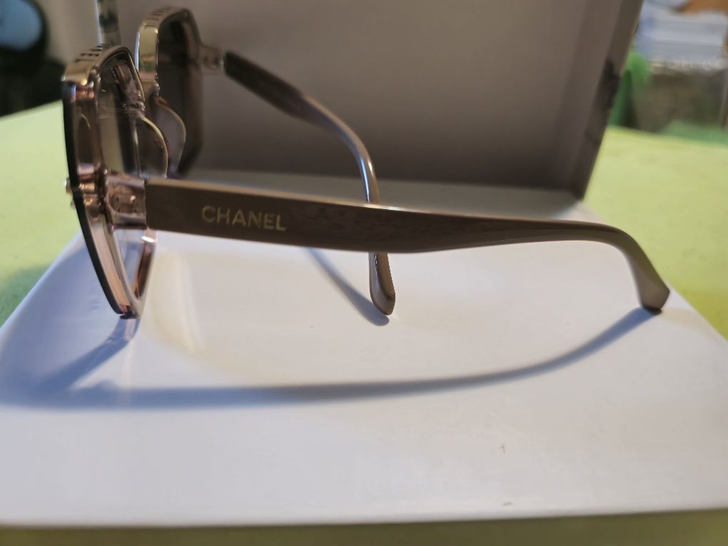 Ochelari de soare Chanel rama roz prăfuit