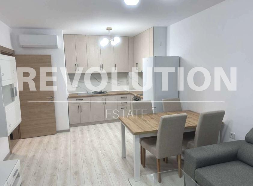 Дава се под наем Двустаен апартамент в Варна, Победа - 55 кв.м за 498.27 € - Снимка #2