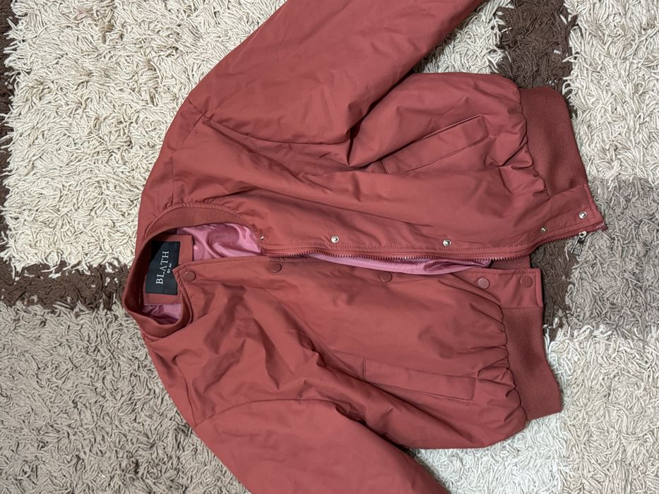 Бомбер женский.