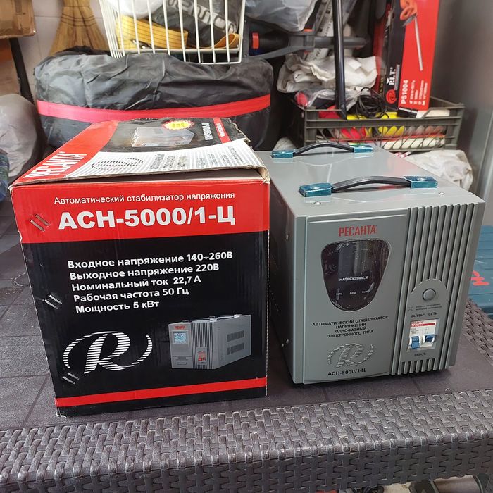 Стабилизатор напряжения 5 квт Ресанта.Состояние отличное.