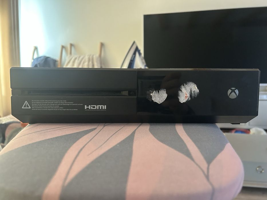 Vand xbone one folosit