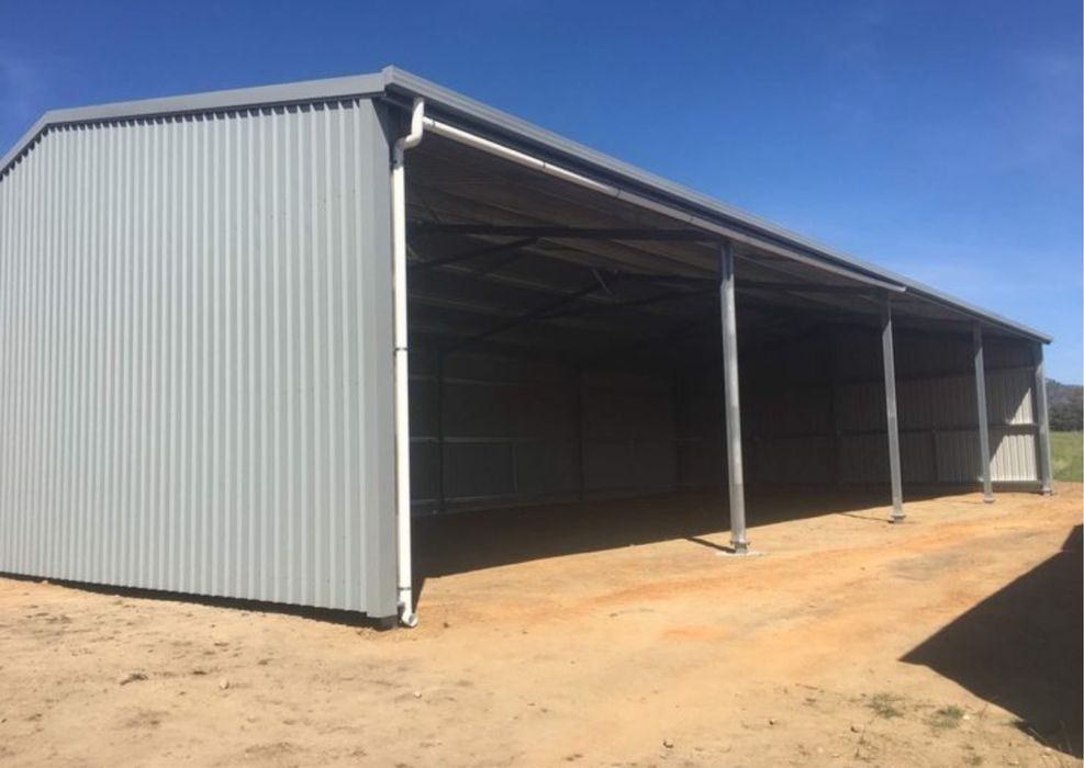 Vand hale si structuri metalice accept variante cu duba