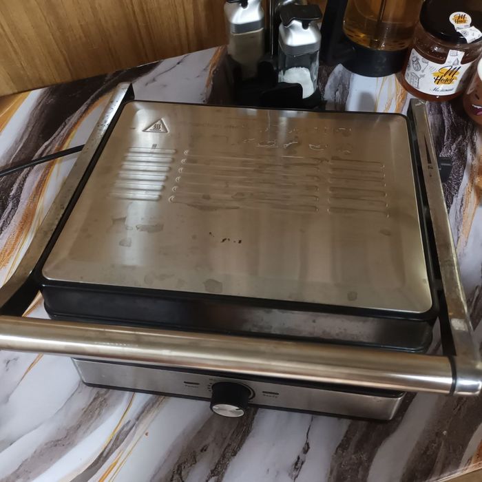 Срочно продаю электрическую гриль, бу