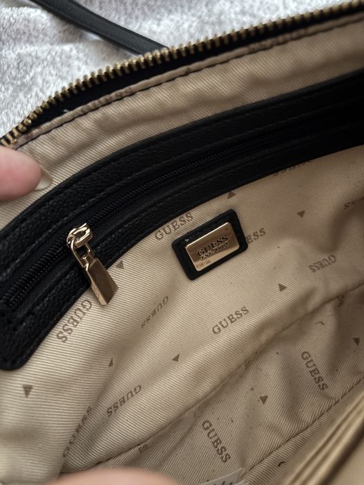 Дамска чанта Guess