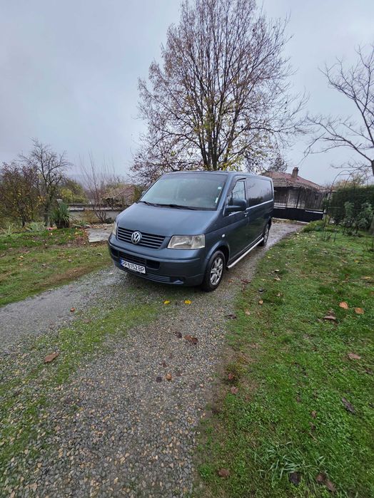 Продавам VW transporter T5