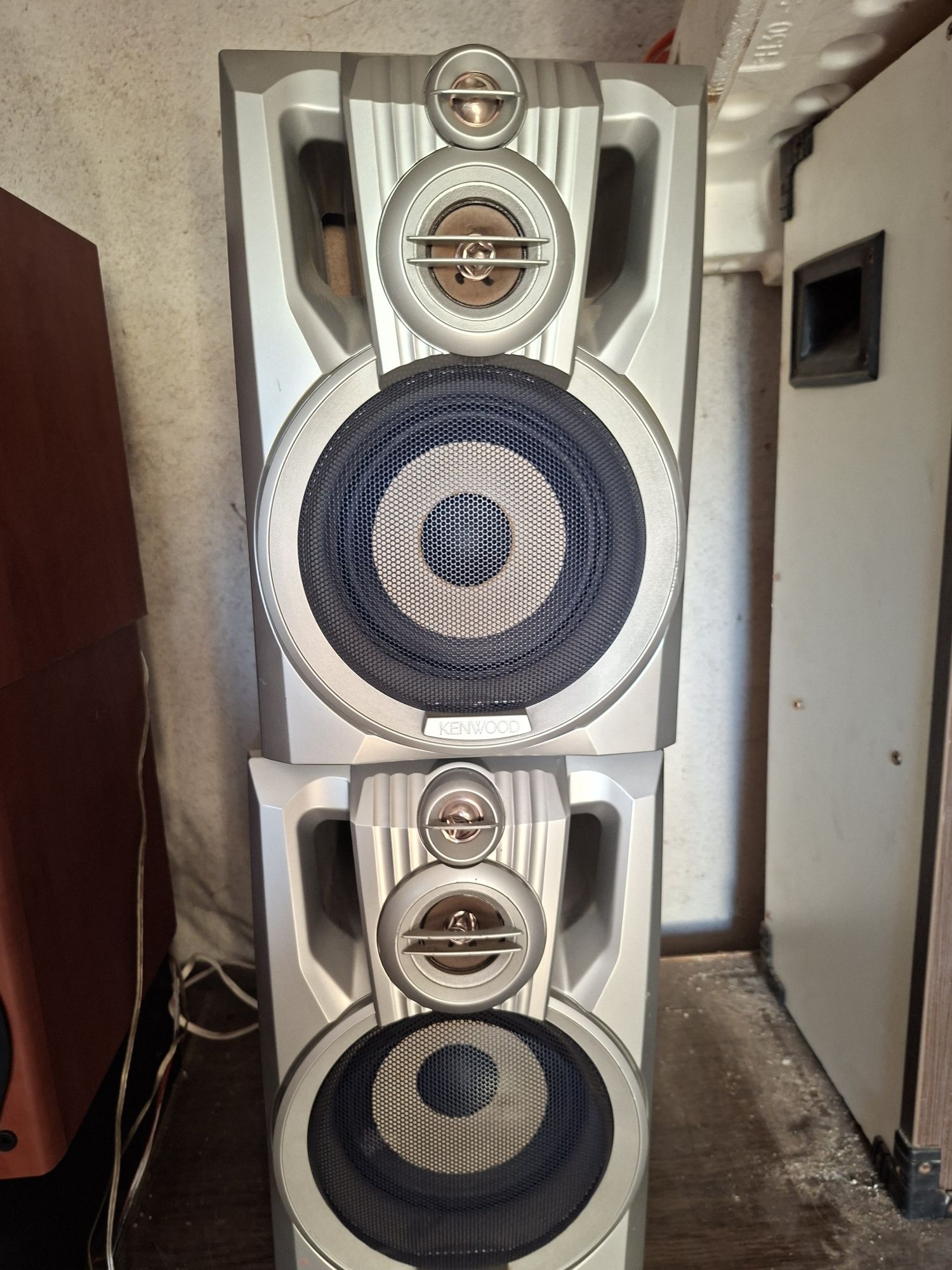 Тонколони от система Kenwood