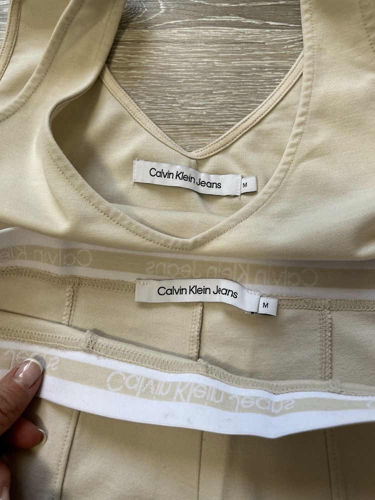 Calvin Klein Armani Valentino Дамски дрехи (блузи, рокли, панталони)