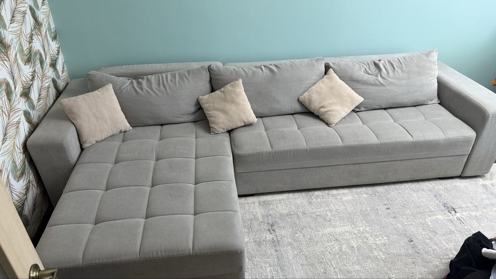 Продам диван угловой 3.20/1,80