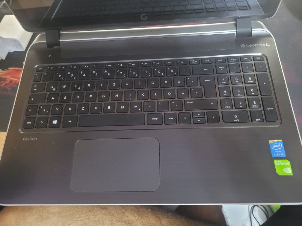HP Pavilion 15 Hawlett-Packard TouchScreen, i3, GT 830, 8GB, 120GB SSD