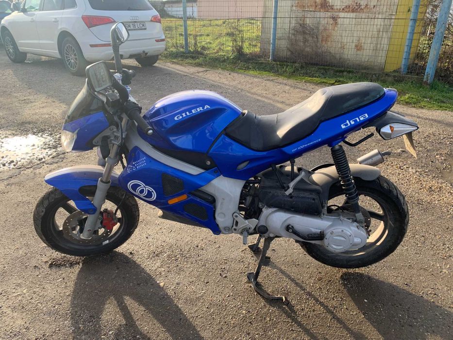 Vând motocicletă Gilera DNA 50cc