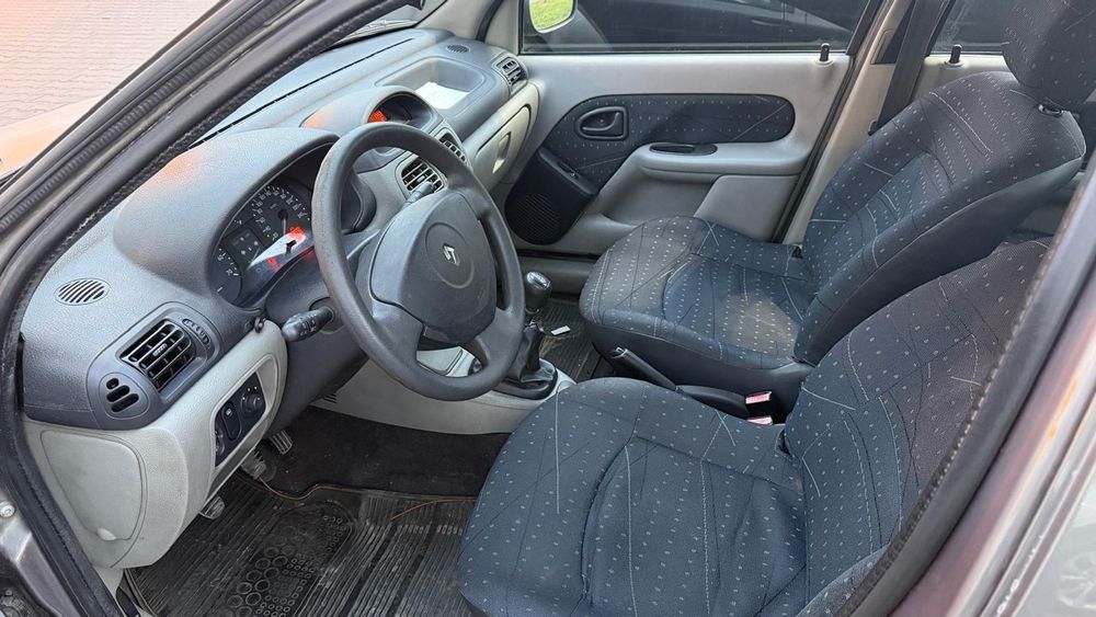 Vând Renault Clio 2003