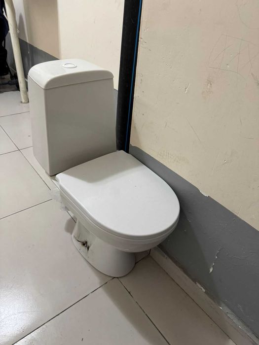 Унитаз б/у, белый