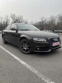 Audi A4 B8 / 08.2011 / 2,0 TDI / Automata / RAR EFECTUAT