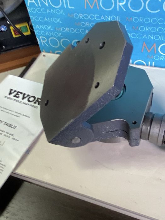 Въртяща маса за струг фреза