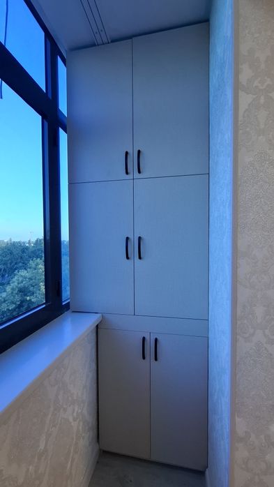 Мебельщик, плотник, сборка и разборка мебели, изготовление мебели.