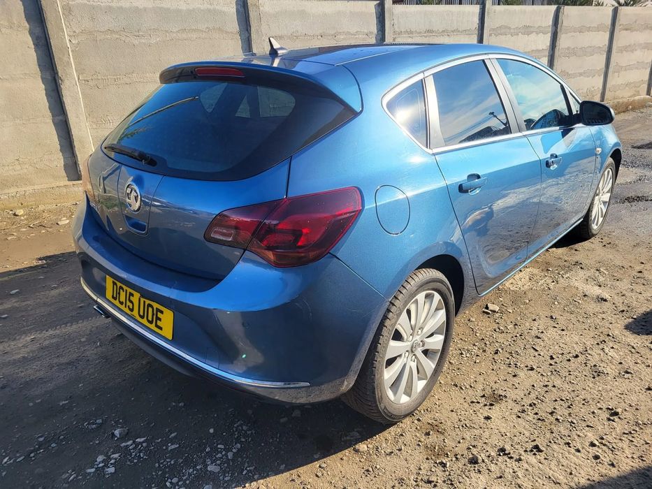 Dezmembrez Opel Astra J 2.0 CDTI AN 2015 manual 6 trepte