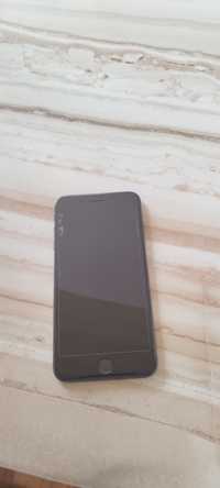 Продавам iPhone 8+ Черен