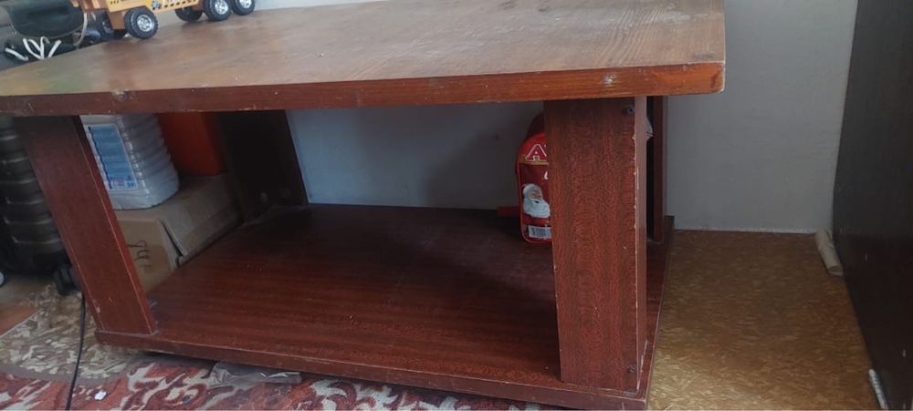 Отдал стол журнальный