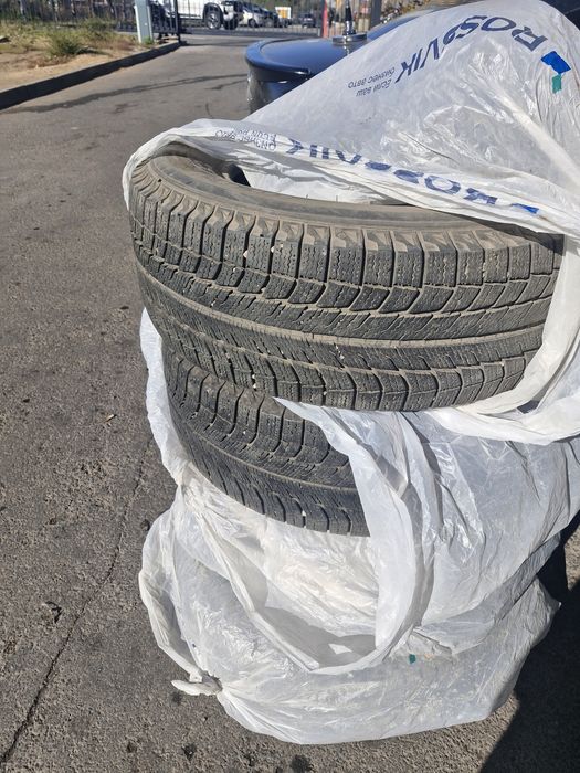 Продам комплект зимней резины Michelin 265/65 r17 за 95000 тг.
