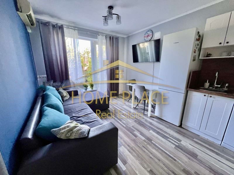 Дава се под наем Двустаен апартамент в Варна, м-т Прибой - 56 кв.м за 382.5 € - Снимка #1