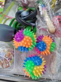 Детские массажные шарики ёжики с пищалкой