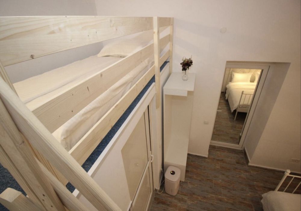 Inchiriez Studio in regim hotelier la 3 minute de piata sfatului