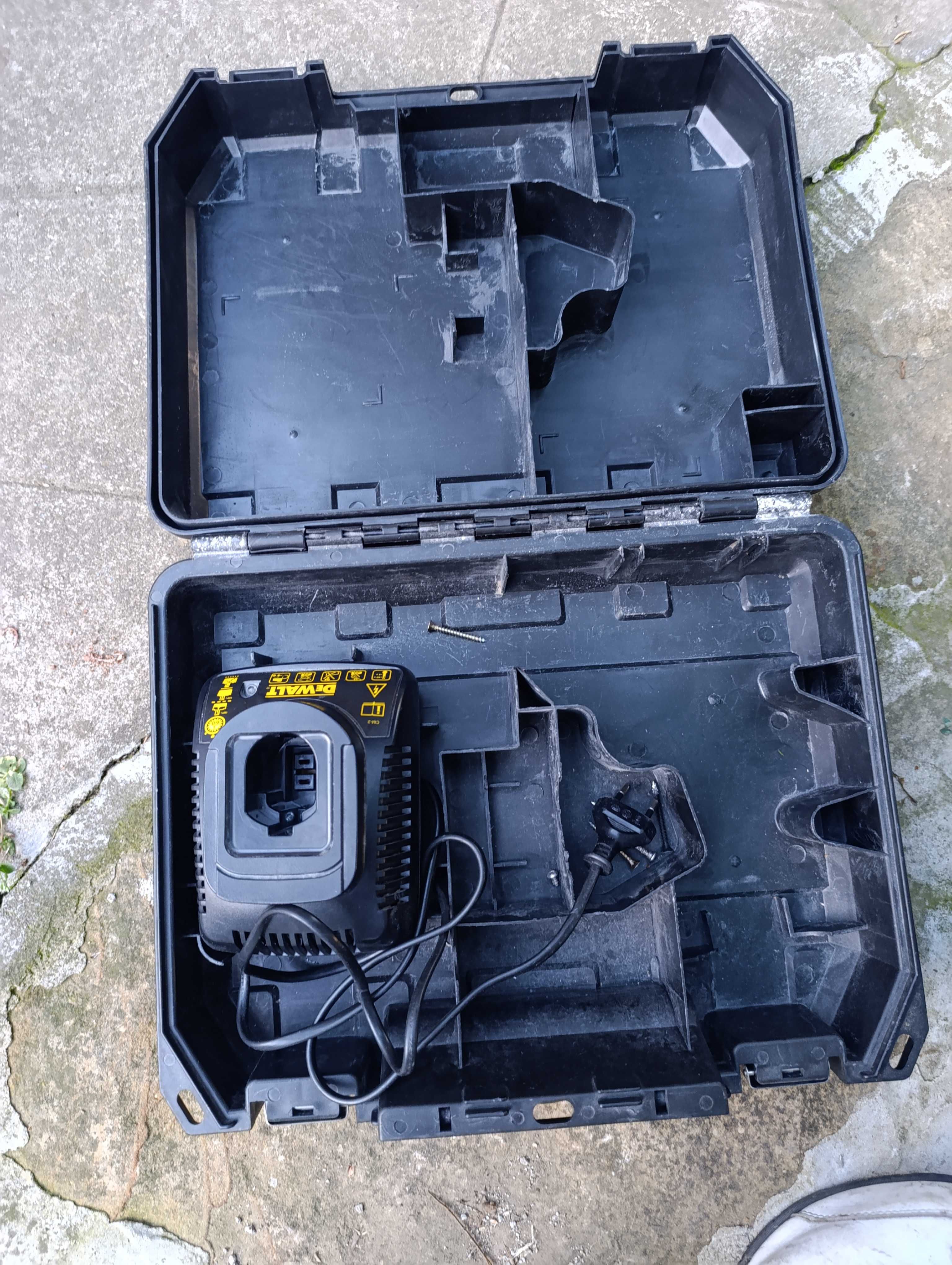 Акумулаторен винтоверт DeWalt DC750KA с кутия и аксесоари