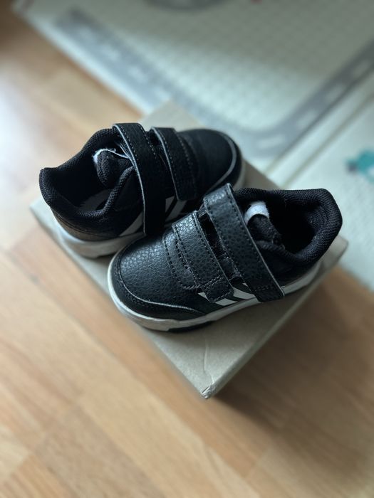 Маратонки Adidas