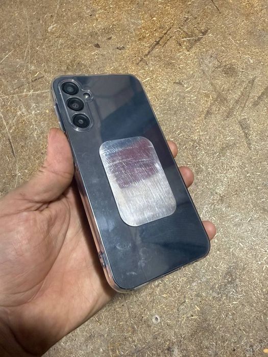 Samsung A24 yaxshi holatda