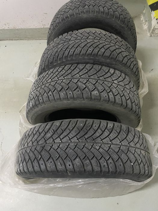 Шины зимние 215/60/R16
