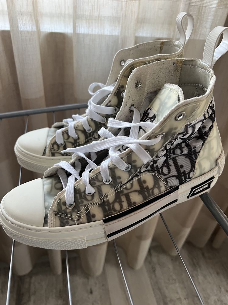 Dior b23.