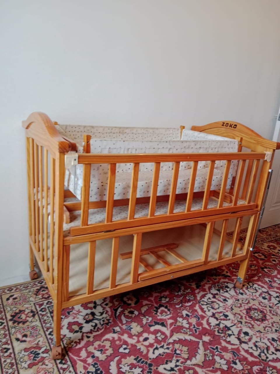 Детский кровать срочна.