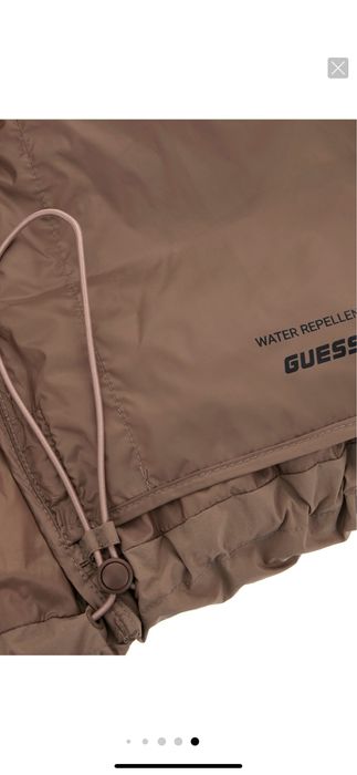 Зимно Яке Guess