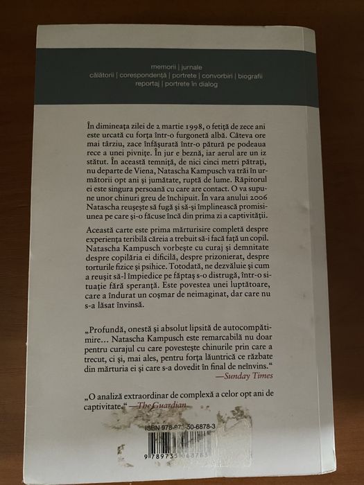 Vând carte “3096 de zile” de Natascha Kampusch.