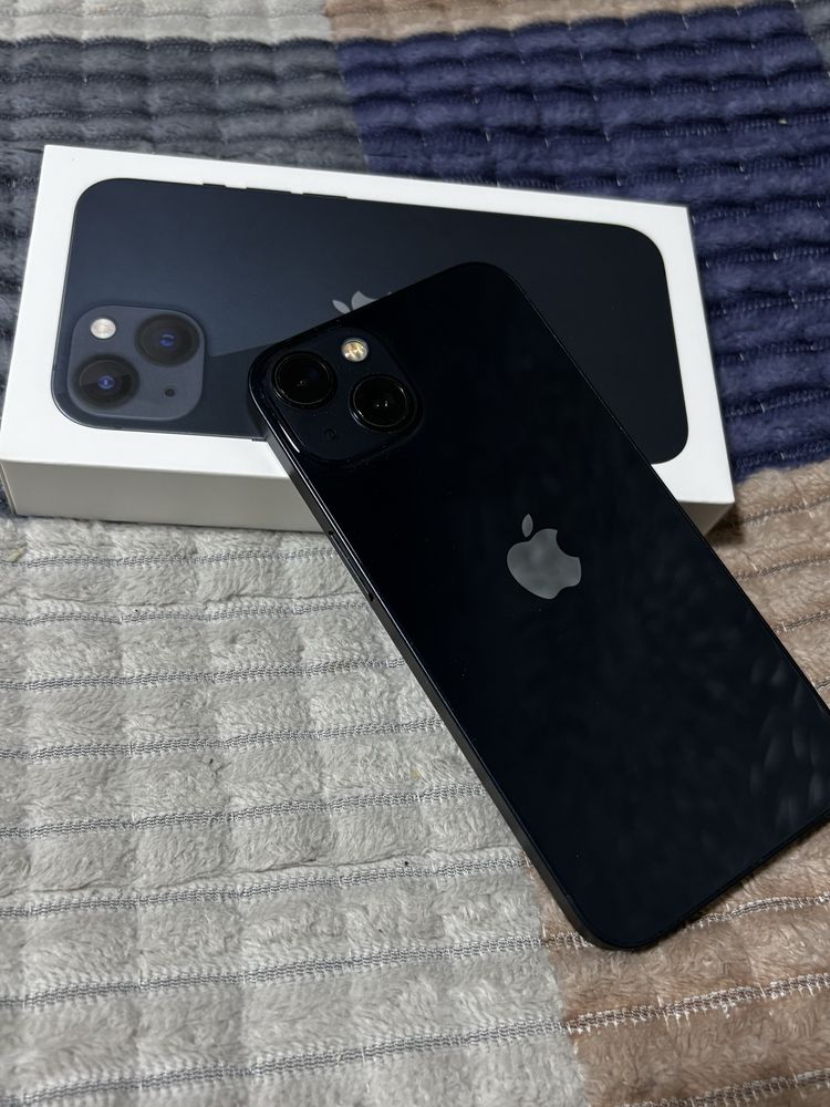 продам iPhone 13