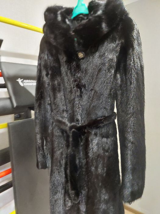 Продам норковую шубу