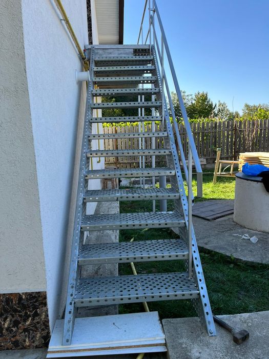 Scari metalice zincate