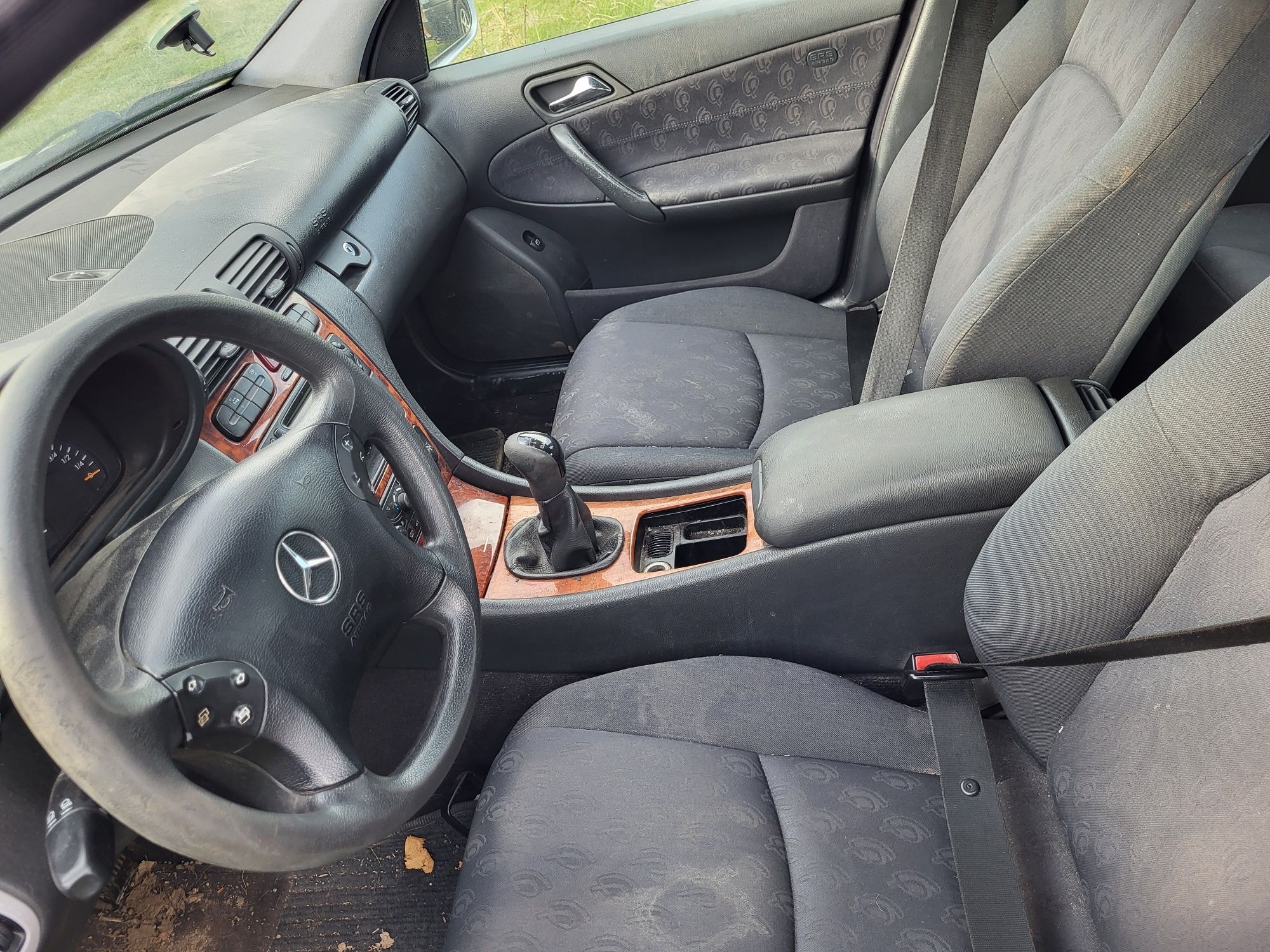 Vând Mercedes-Benz C180 Compress cu acte valabile