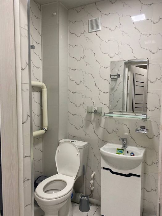 Без Маклер Arenda kvartera yakkasaroy