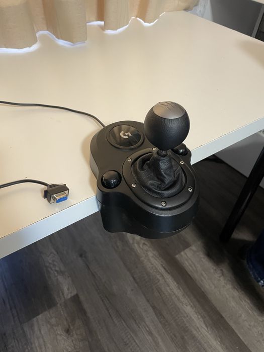 Volan logitech g29 + schimbator playstation