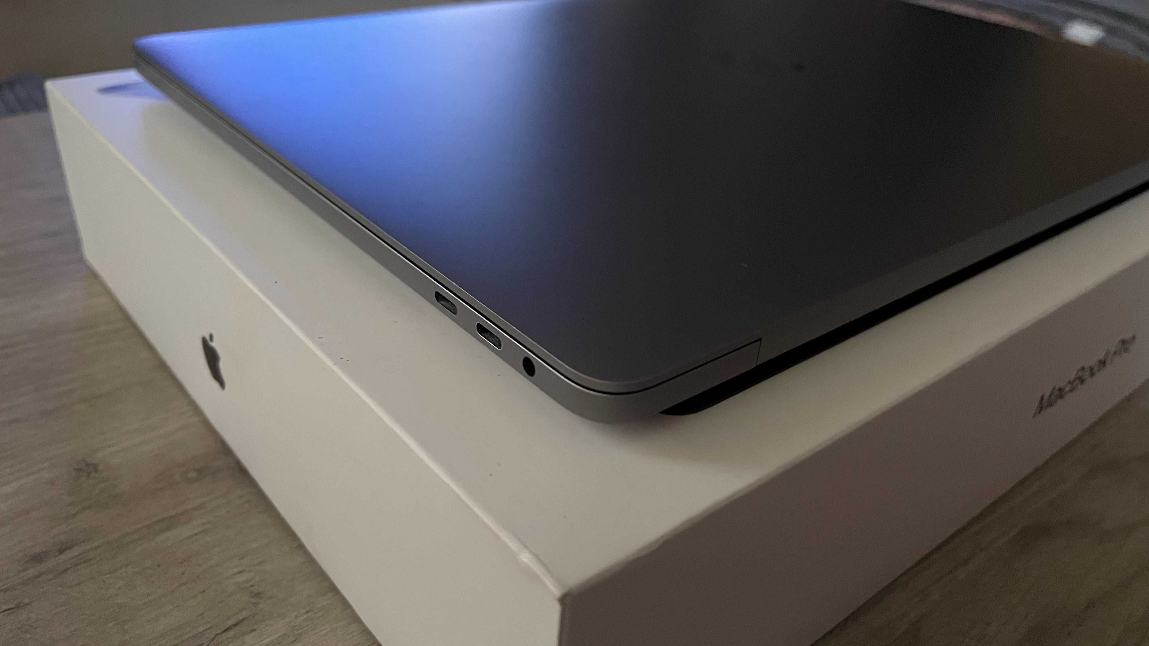 Macbook Pro 16' TouchBar /2019 /i7 2.6GHz /512gb SSD/ Radeon Pro 5300M