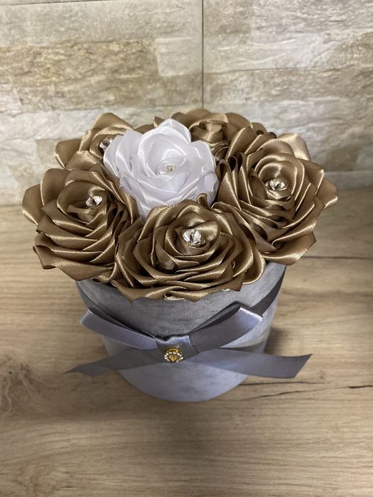 Trandafiri din satin