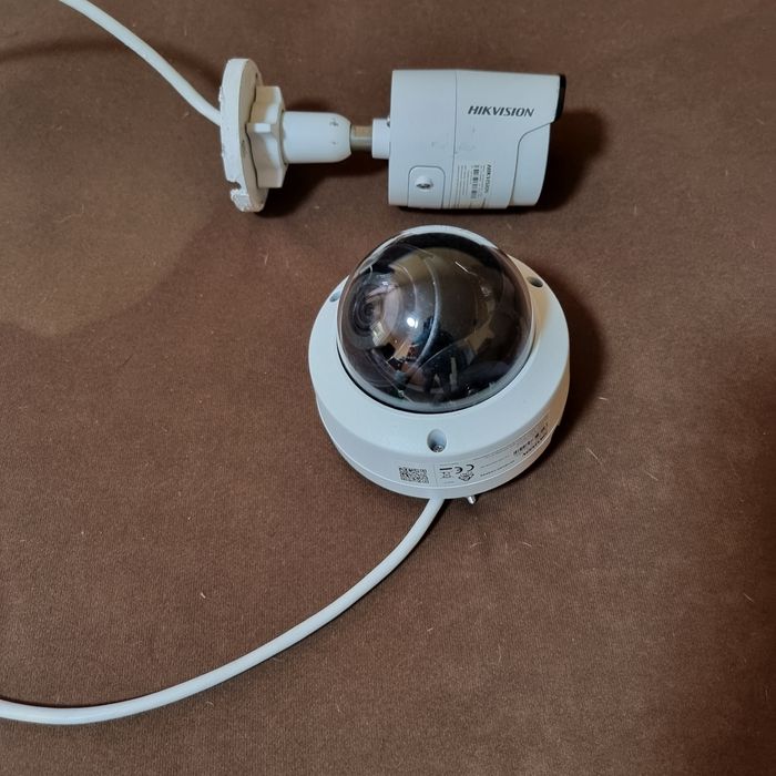 Sistem supraveghere Hikvision cu 2 camere ip