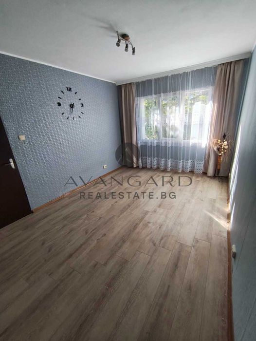 Продава се Тристаен апартамент в Пловдив, Кючук Париж - 64 кв.м за 1559 €/кв.м - Снимка #4